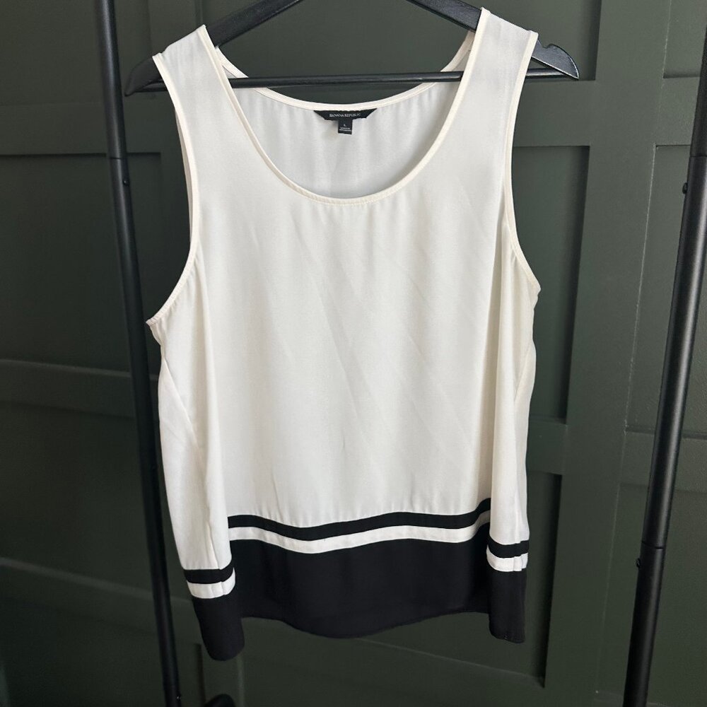 Sleeveless Creme and Black Colorblock Blouse Banana Republic
